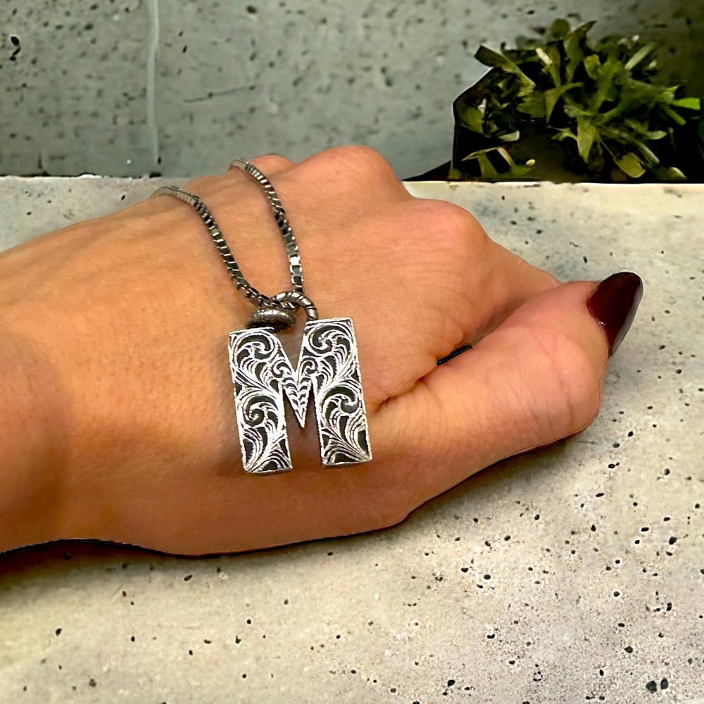 Gucci pendant letter M chain Sterling Silver. Perfect Condition